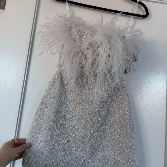 NWT Retrofete Ronit Pearl  Mini Dress Off Shoulder Bodycon Feather Trim Sz XXS - Picture 8 of 13